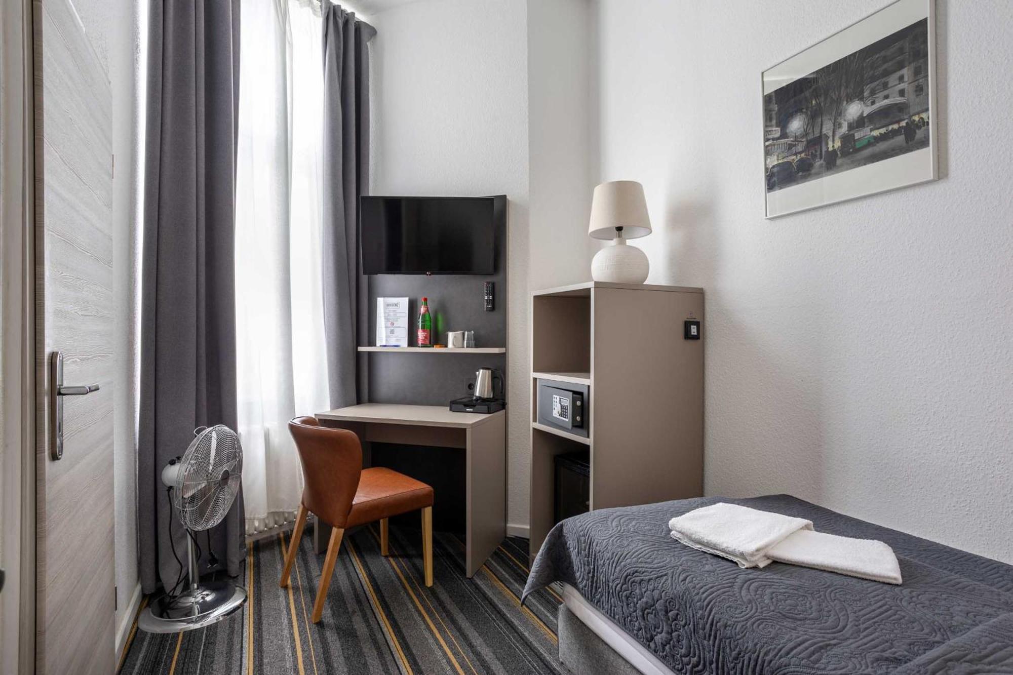 Single Room Private Bathroom